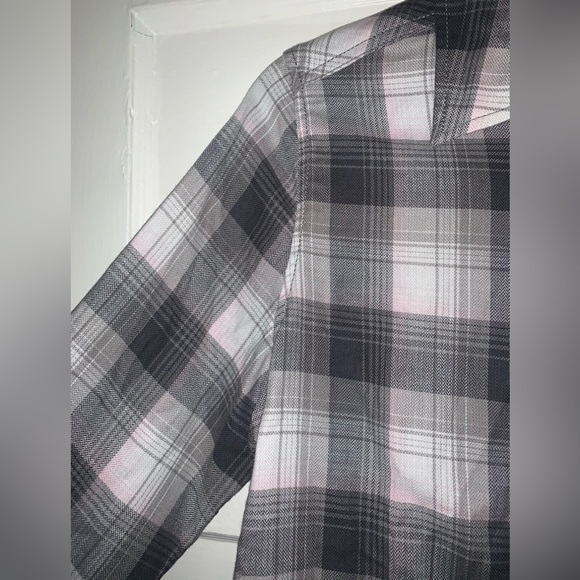 NWT Sonoma gray and soft pink plaid button up shirt size medium - Picture 4 of 9